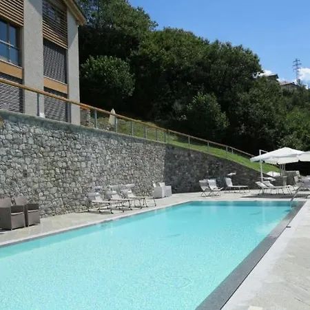 Pradello Sleeps 4 Pool Air Con T421587